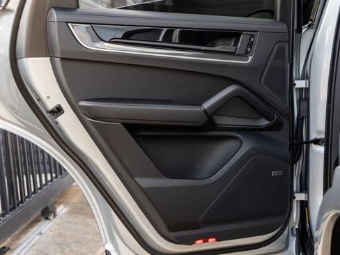 New 2025 Porsche Cayenne S image 83