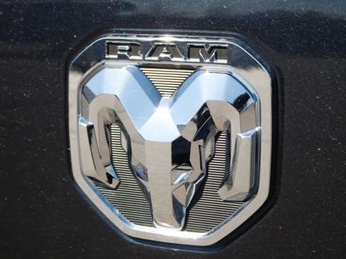 Used 2020 RAM 1500 Laramie AWD/4WD image 7