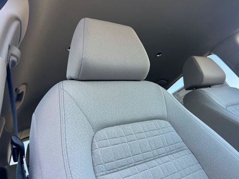 New 2026 Honda HR-V LX image 19