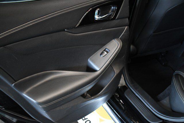Used 2020 Nissan Maxima 3.5 SV w/ Floor Mat Group FWD image 15