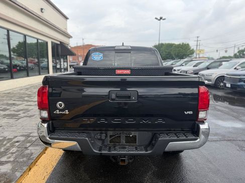 Used 2019 Toyota Tacoma SR5 AWD/4WD image 8