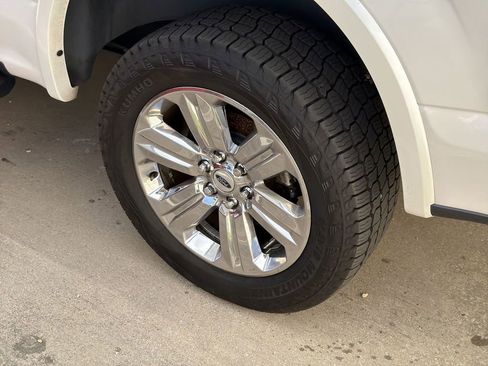 Used 2018 Ford F150 Lariat w/ Equipment Group 502A Luxury AWD/4WD image 5