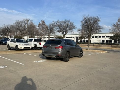 Used 2017 BMW X5 xDrive50i image 4