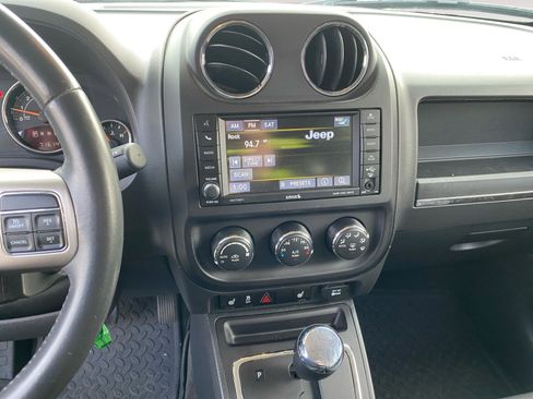 Used 2015 Jeep Patriot Limited w/ Sun/Sound Group image 16