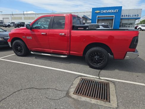 Used 2015 RAM 1500 Classic SLT AWD/4WD image 2