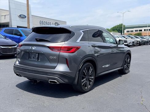 Used 2021 INFINITI QX50 Luxe w/ Appearance Package AWD/4WD image 4