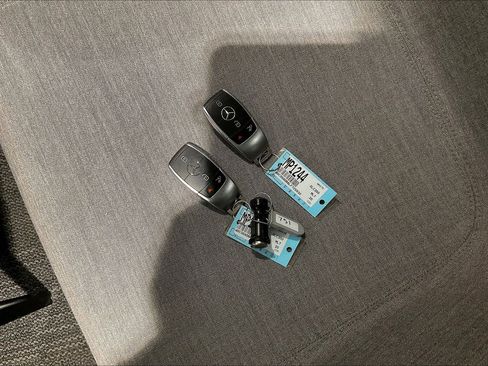 Used 2020 Mercedes-Benz GLC 300 image 11