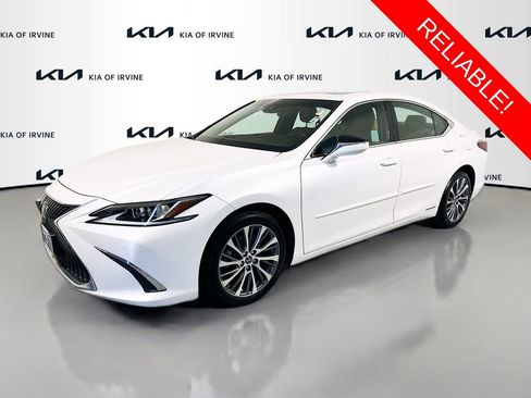 Used 2021 Lexus ES 300h w/ Premium Package image 3