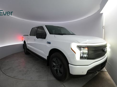 Used 2025 Ford F150 Lightning Flash AWD/4WD image 2