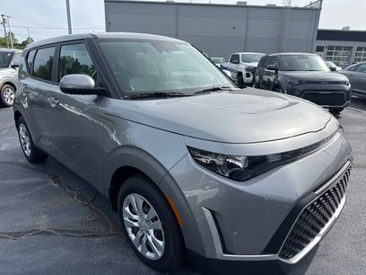 New 2025 Kia Soul LX