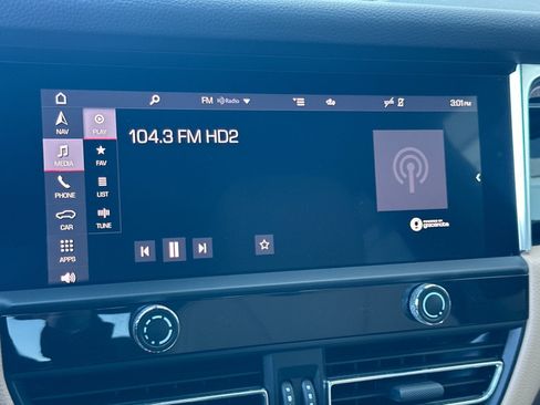 Certified 2024 Porsche Macan S AWD/4WD image 25