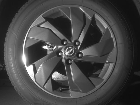 Used 2025 Nissan Rogue SV FWD image 15