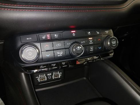 Used 2023 Dodge Durango GT AWD/4WD image 28