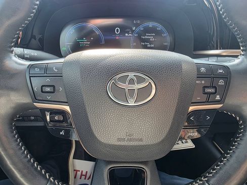 Used 2024 Toyota Crown AWD/4WD image 19