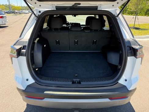 Used 2025 Chevrolet Equinox LT FWD image 5