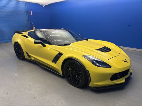 Used 2016 Chevrolet Corvette Z06 w/ 2LZ Preferred Equipment Group image 2