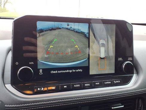 Used 2023 Nissan Rogue Platinum w/ Platinum Premium Package image 9