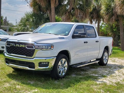 Used 2025 RAM 1500 Big Horn AWD/4WD image 2