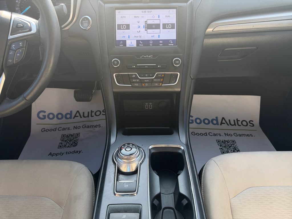 Used 2020 Ford Fusion SE w/ Equipment Group 151A FWD image 20
