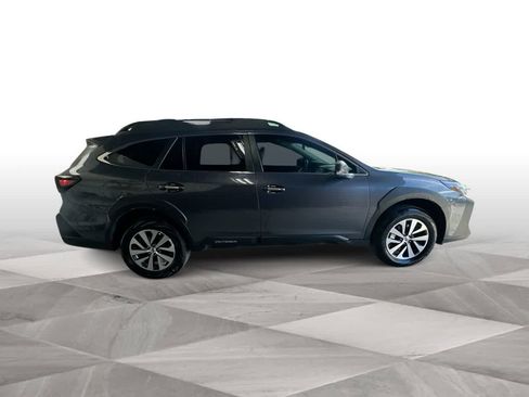 Used 2025 Subaru Outback AWD/4WD image 9