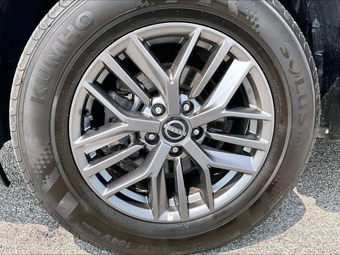 Used 2024 Nissan Rogue S AWD/4WD image 9