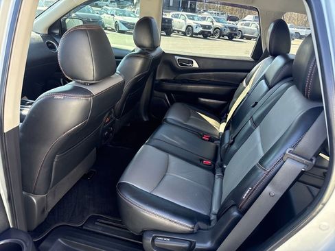 Used 2019 Nissan Pathfinder SL w/ Rock Creek Edition image 25