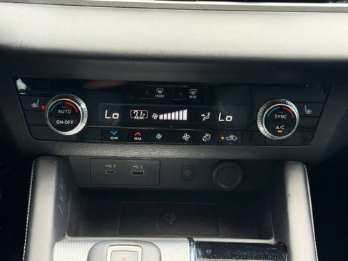 Used 2023 Mitsubishi Outlander SEL FWD image 17