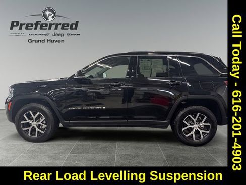 Used 2024 Jeep Grand Cherokee Limited w/ Luxury Tech Group II image 9