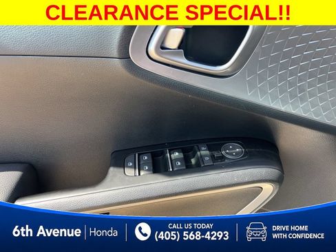 Used 2025 Kia Soul S FWD image 12