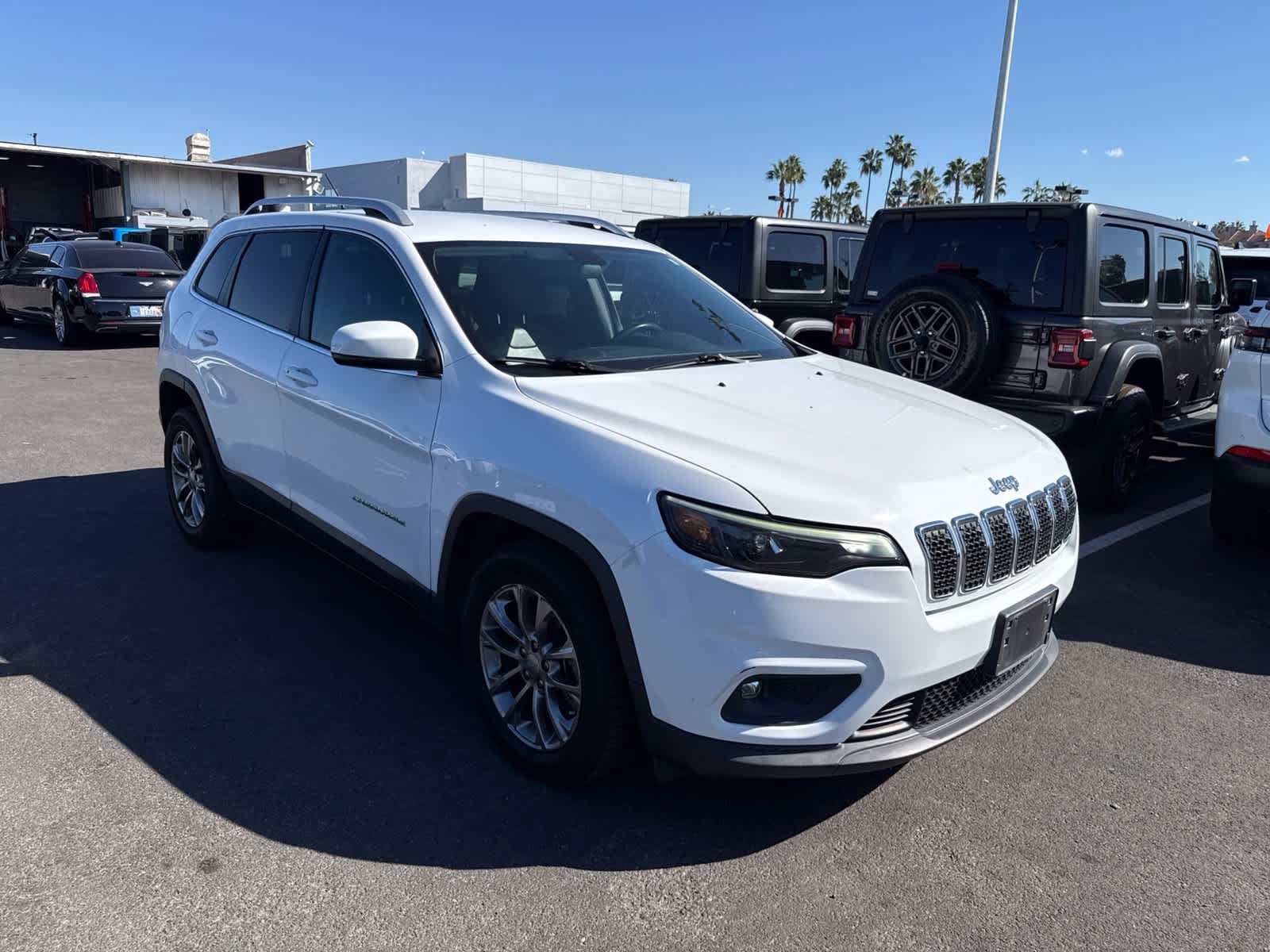 Used 2019 Jeep Cherokee Latitude Plus FWD image 9