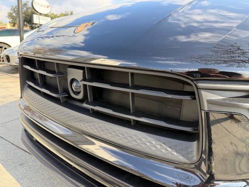 Used 2024 Porsche Macan S image 17