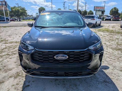 Used 2024 Ford Escape ST-Line w/ Tech Pack #1 FWD image 9