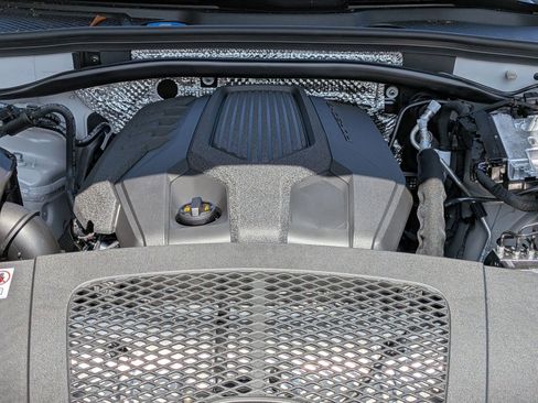 New 2026 Porsche Macan image 28