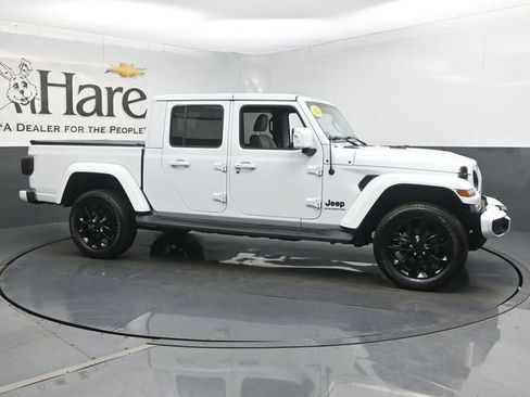 Used 2023 Jeep Gladiator Overland AWD/4WD image 1