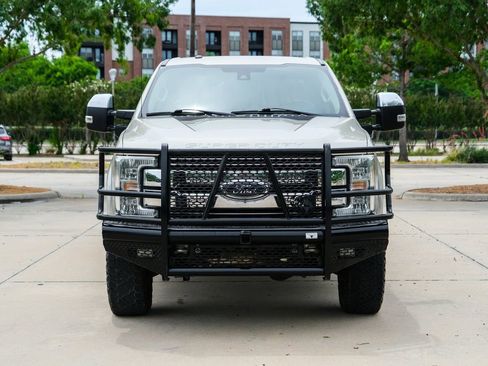Used 2017 Ford F250 Lariat w/ Lariat Ultimate Package AWD/4WD image 4