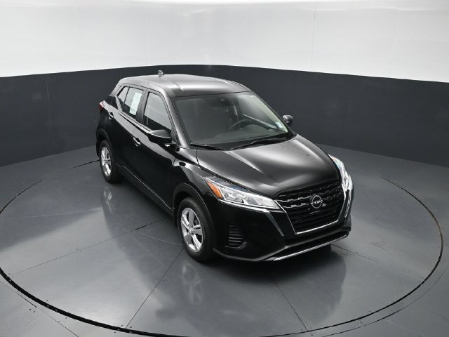 Certified 2025 Nissan Kicks Play S FWD image 28