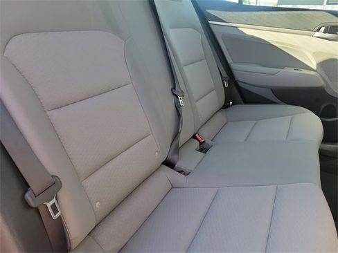 Used 2019 Hyundai Elantra SEL image 24