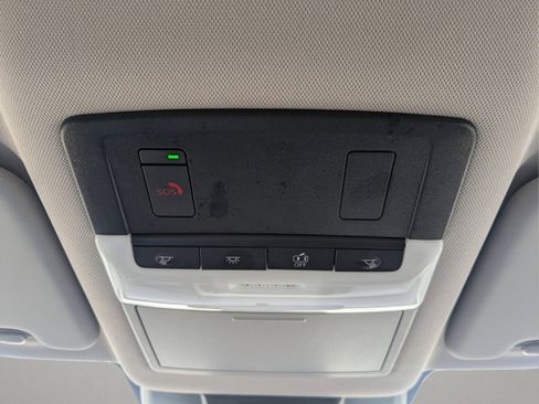 Used 2025 Nissan Rogue SV FWD image 20