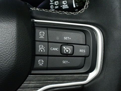 Used 2022 Jeep Wagoneer Series III w/ Premium Group I image 32