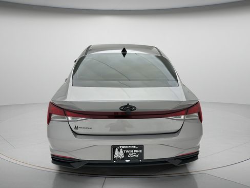 Used 2023 Hyundai Elantra SEL w/ Convenience Package FWD image 7