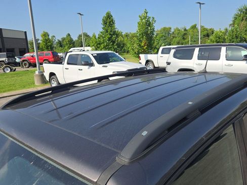 Used 2017 Jeep Renegade Altitude FWD image 13