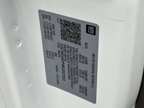 Used 2024 Chevrolet Express 2500 w/ Driver Convenience Package image 30