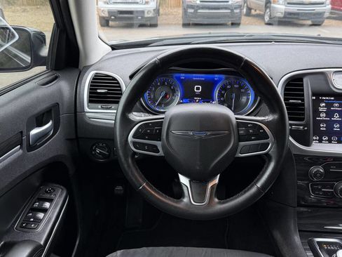 Used 2021 Chrysler 300 Touring w/ Sport Appearance Package image 20