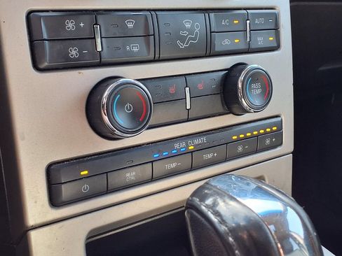 Used 2010 Ford Flex SEL FWD image 16