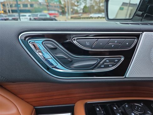 Used 2020 Lincoln Navigator Reserve w/ Luxury Package image 11