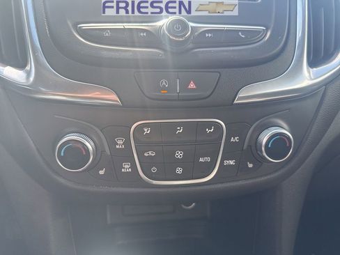 Used 2024 Chevrolet Equinox LT image 19