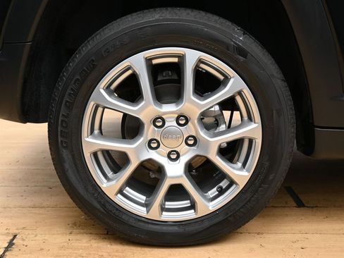 Used 2022 Jeep Compass Latitude AWD/4WD image 14
