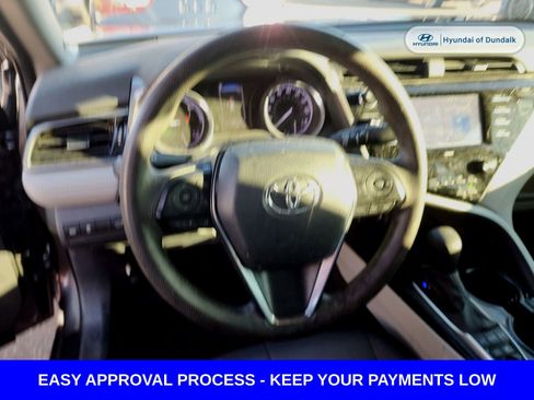 Used 2020 Toyota Camry LE image 11