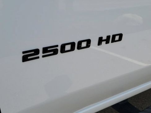 Used 2022 Chevrolet Silverado 2500 LTZ w/ LTZ Plus Package AWD/4WD image 6