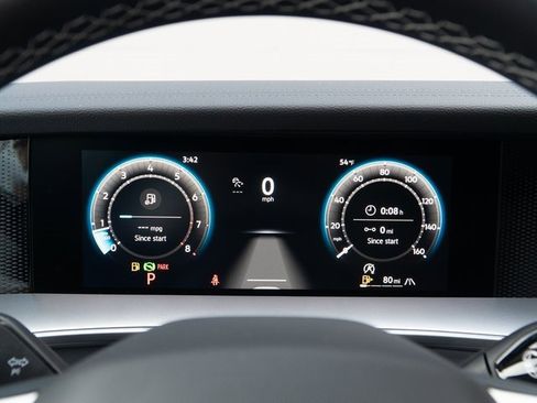 New 2025 Volkswagen Tiguan SE image 11